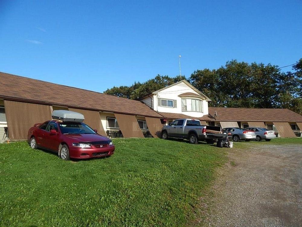 Lakeview Motel Jemseg Exteriör bild